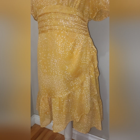 Mustard color XS EXPRESS SHORT DRESS - Picture 8 of 12